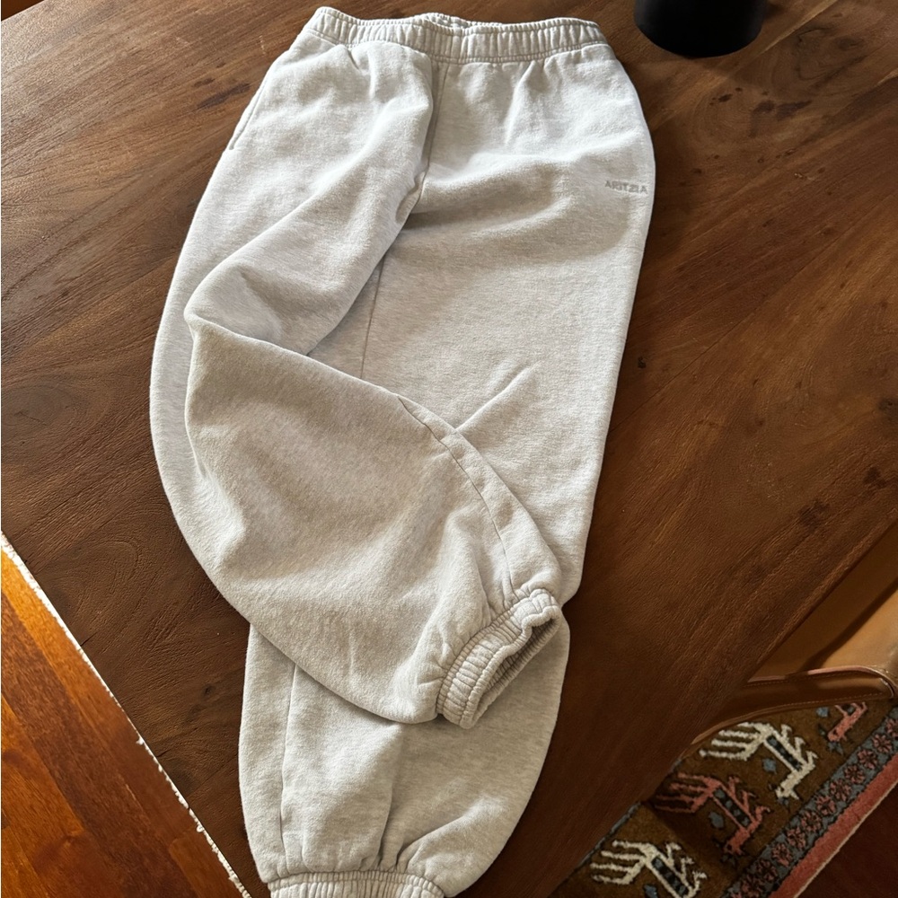 Aritzia Light Gray Sweatpants
